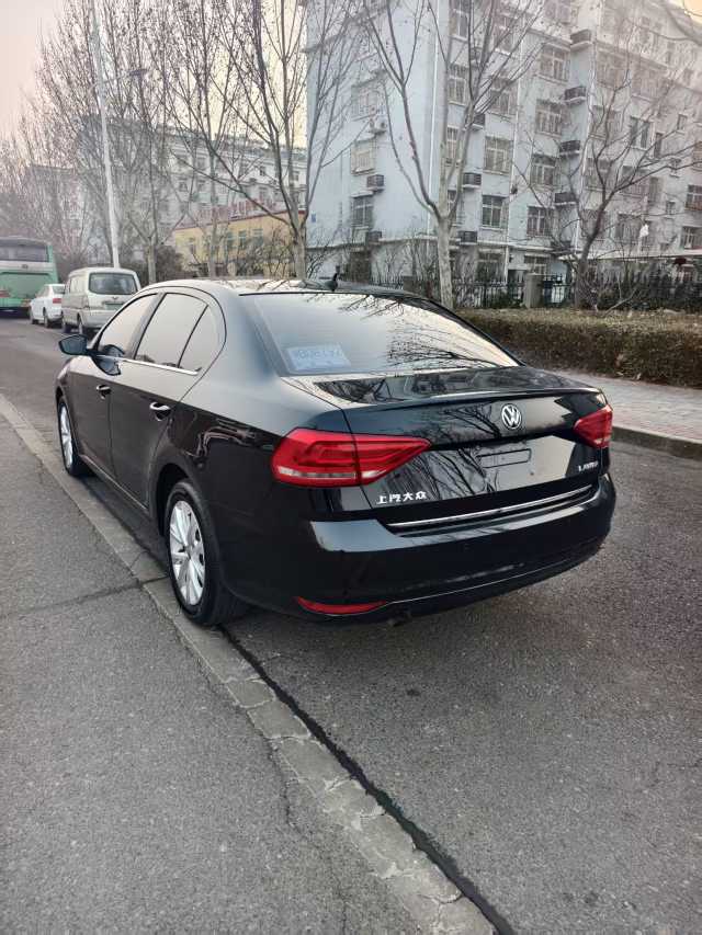 Volkswagen 2018 car image #9