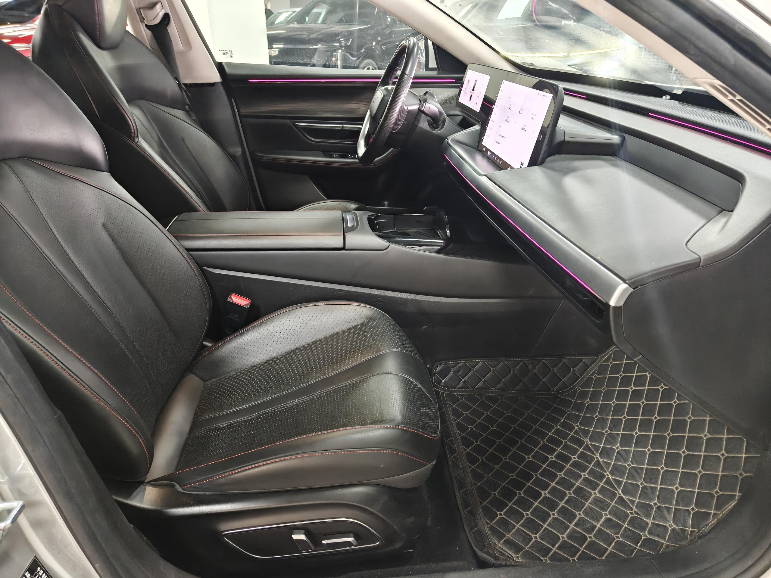 Xpeng P7 2023 صورة سيارة #13