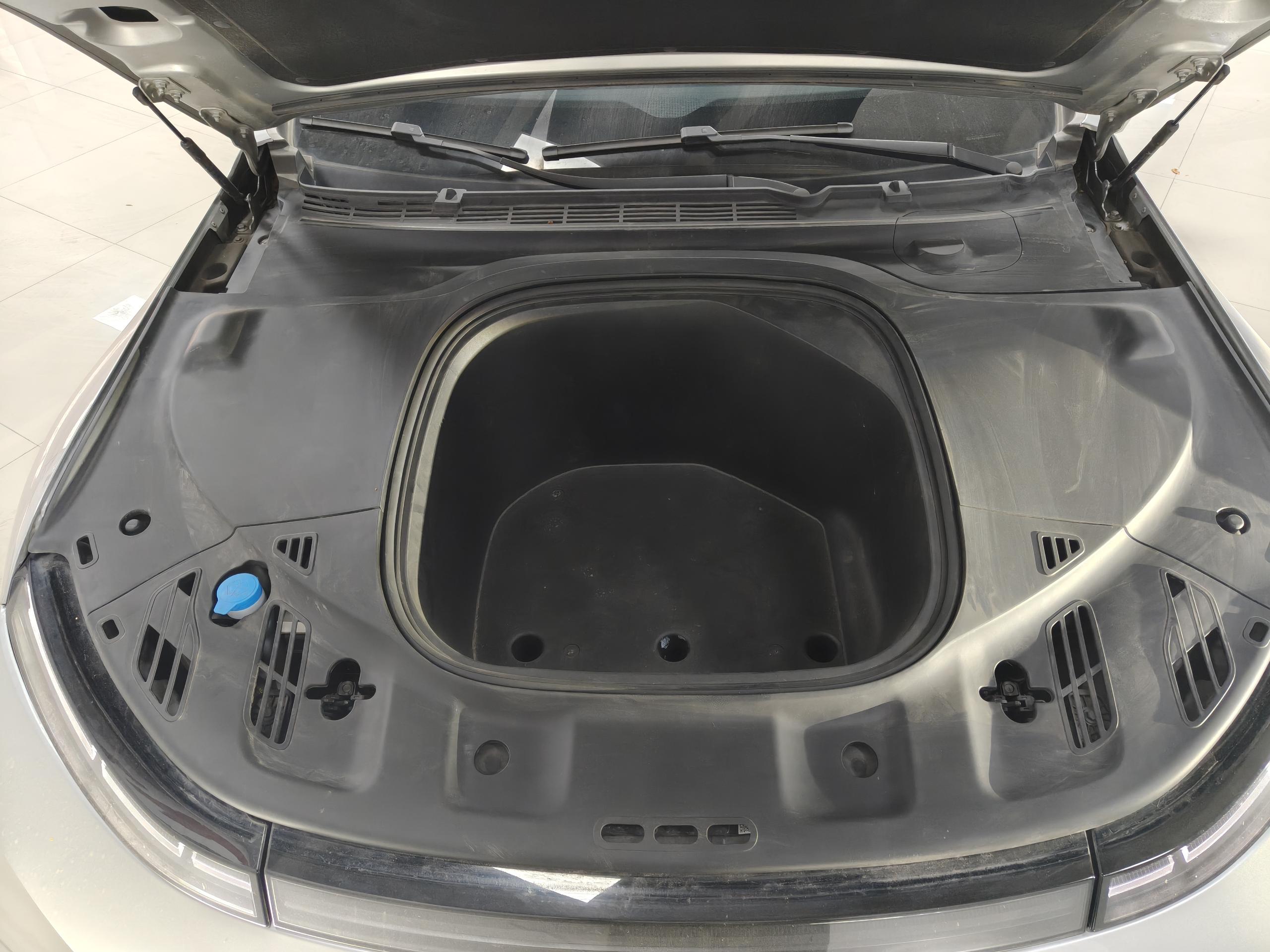 Xpeng P7 2023 صورة سيارة #22