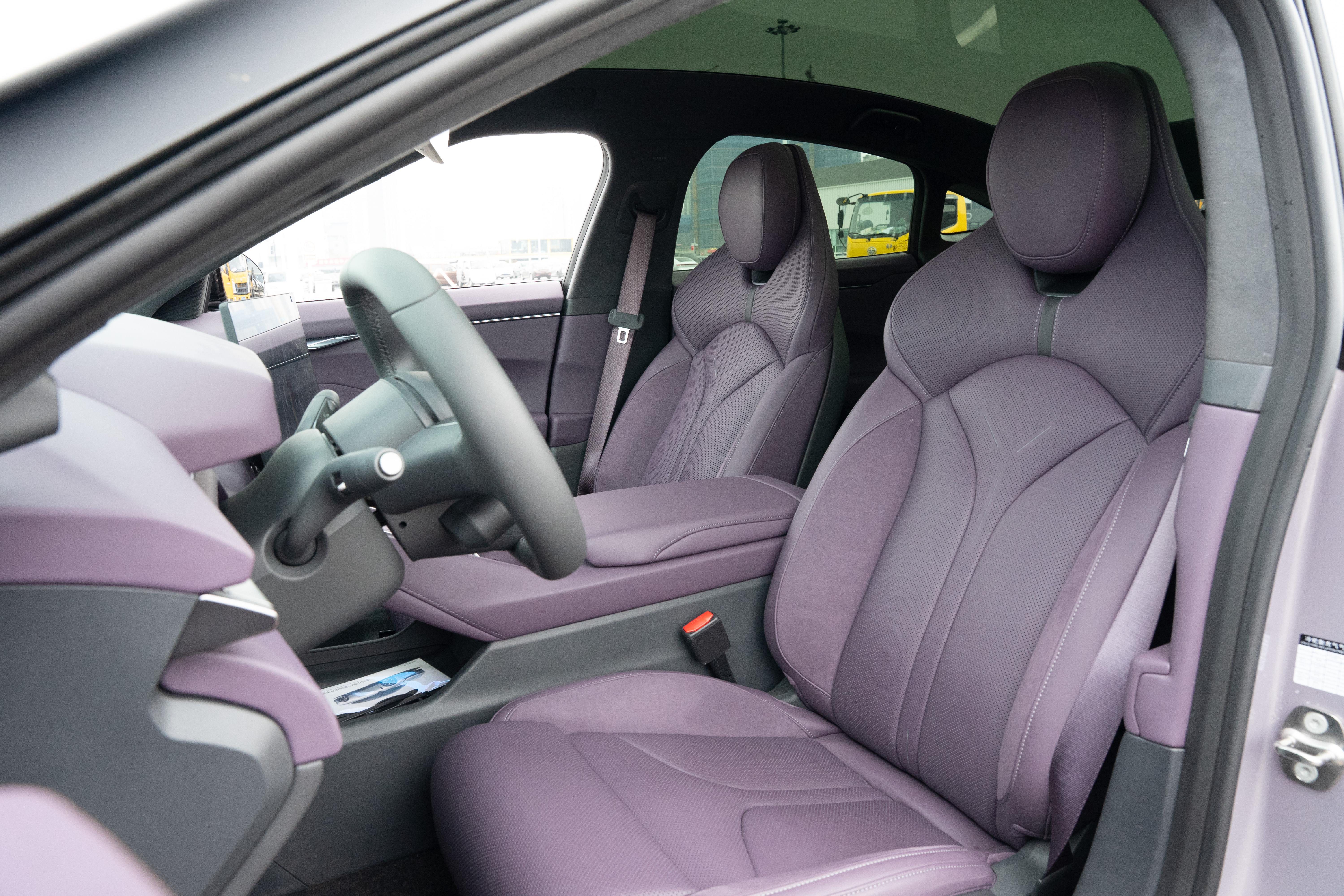 Xpeng P7 2025 صورة سيارة #11