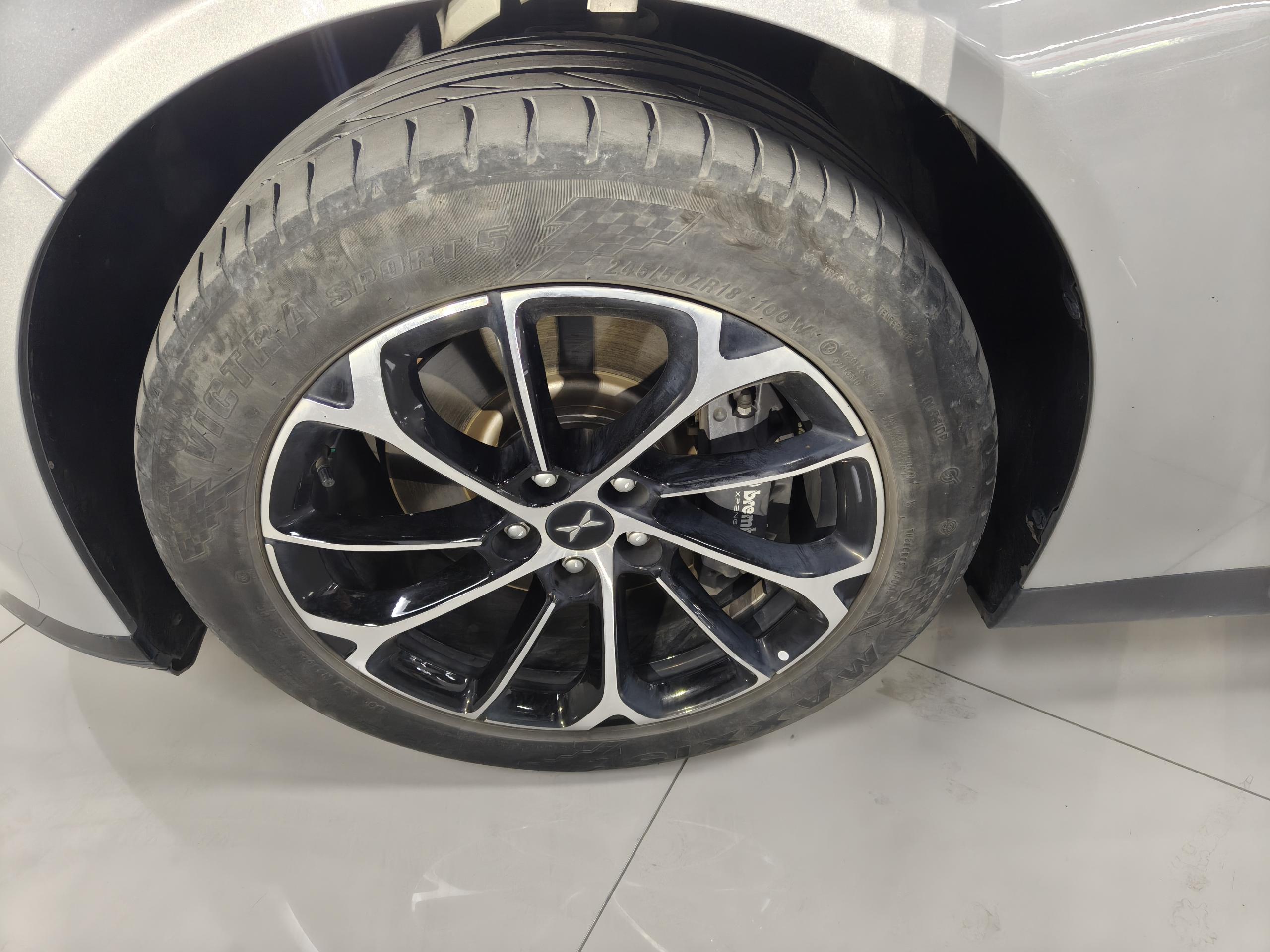 Xpeng P7 2023 صورة سيارة #25