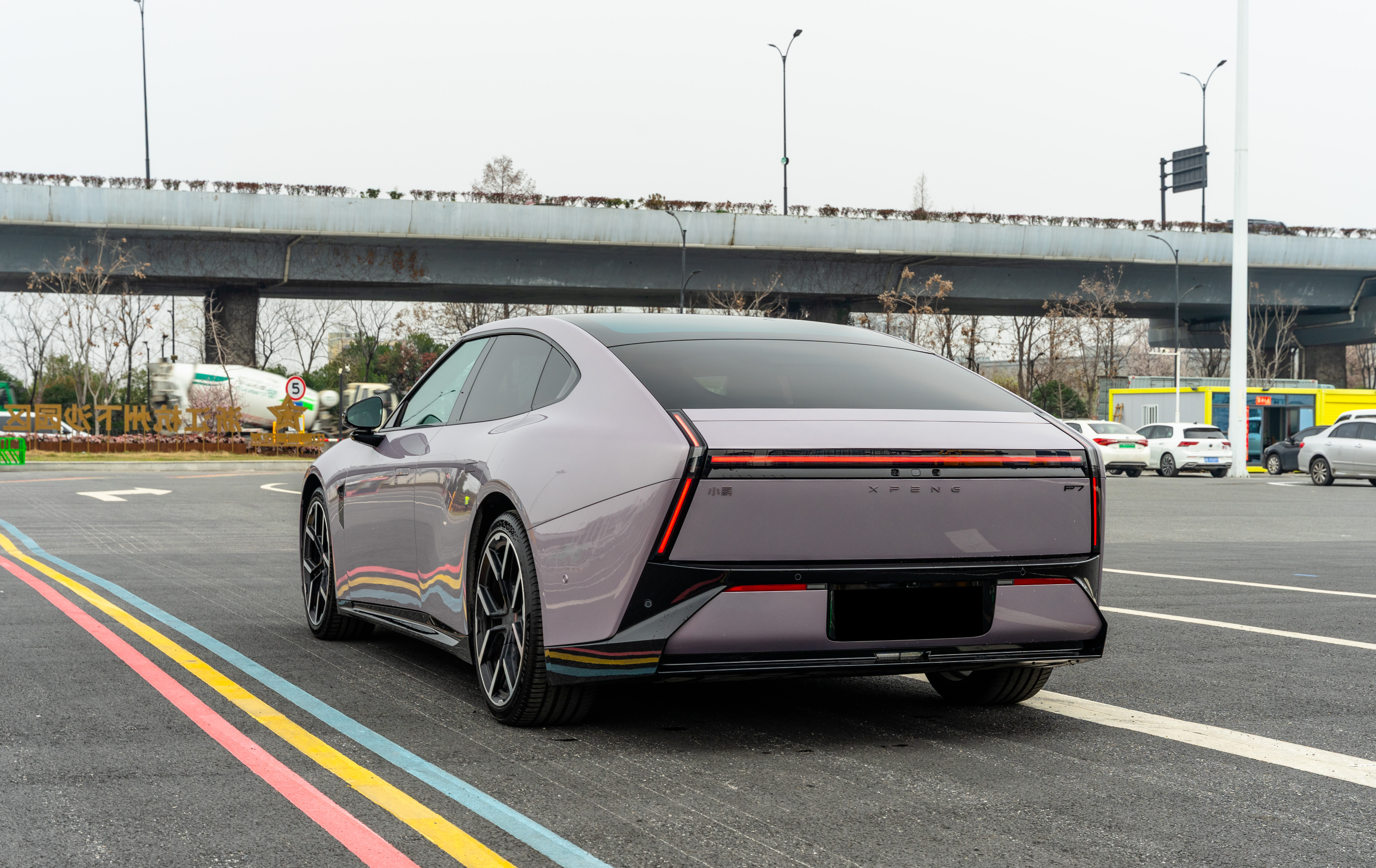 Xpeng P7 2025 صورة سيارة #6