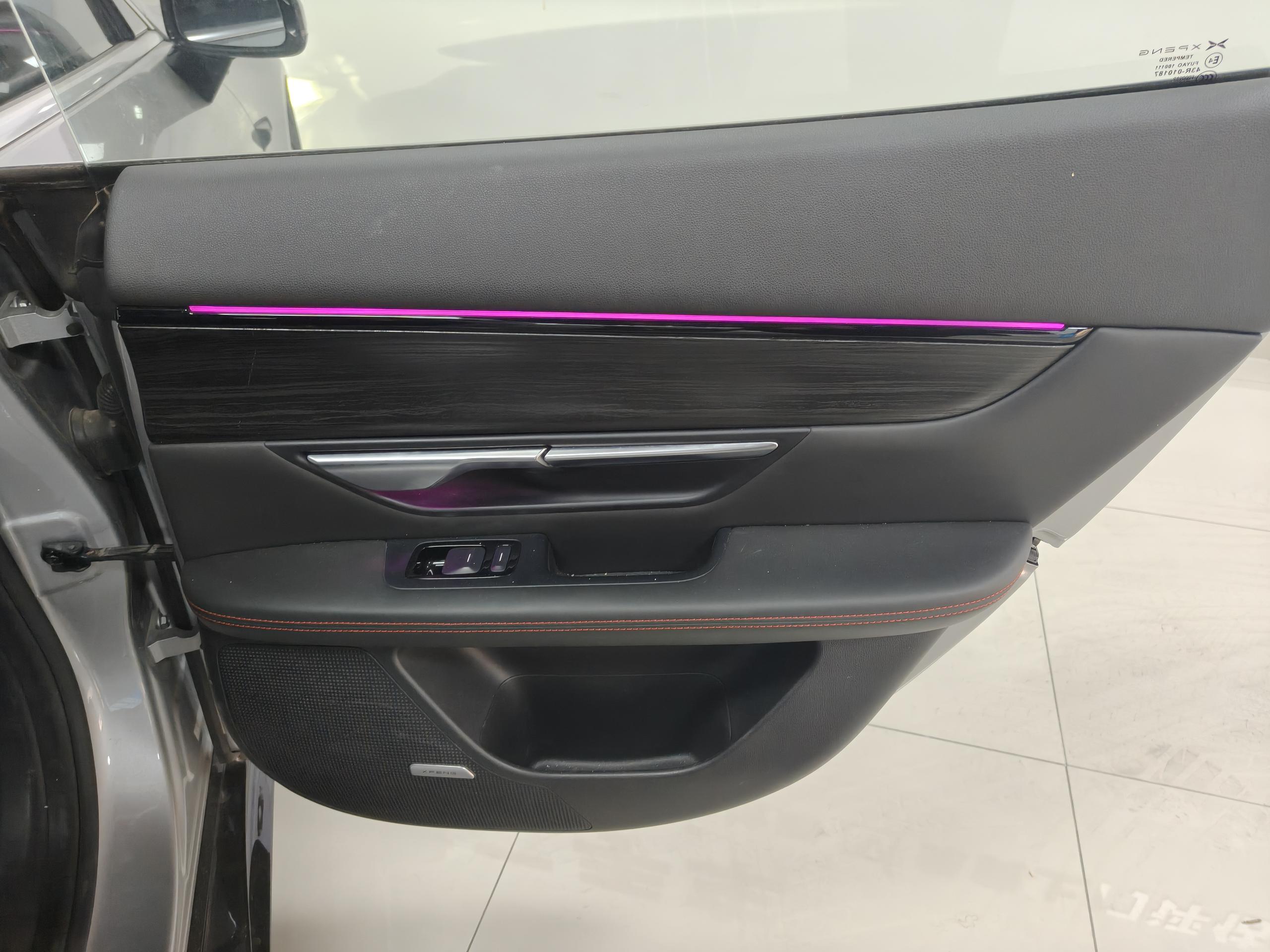 Xpeng P7 2023 صورة سيارة #18