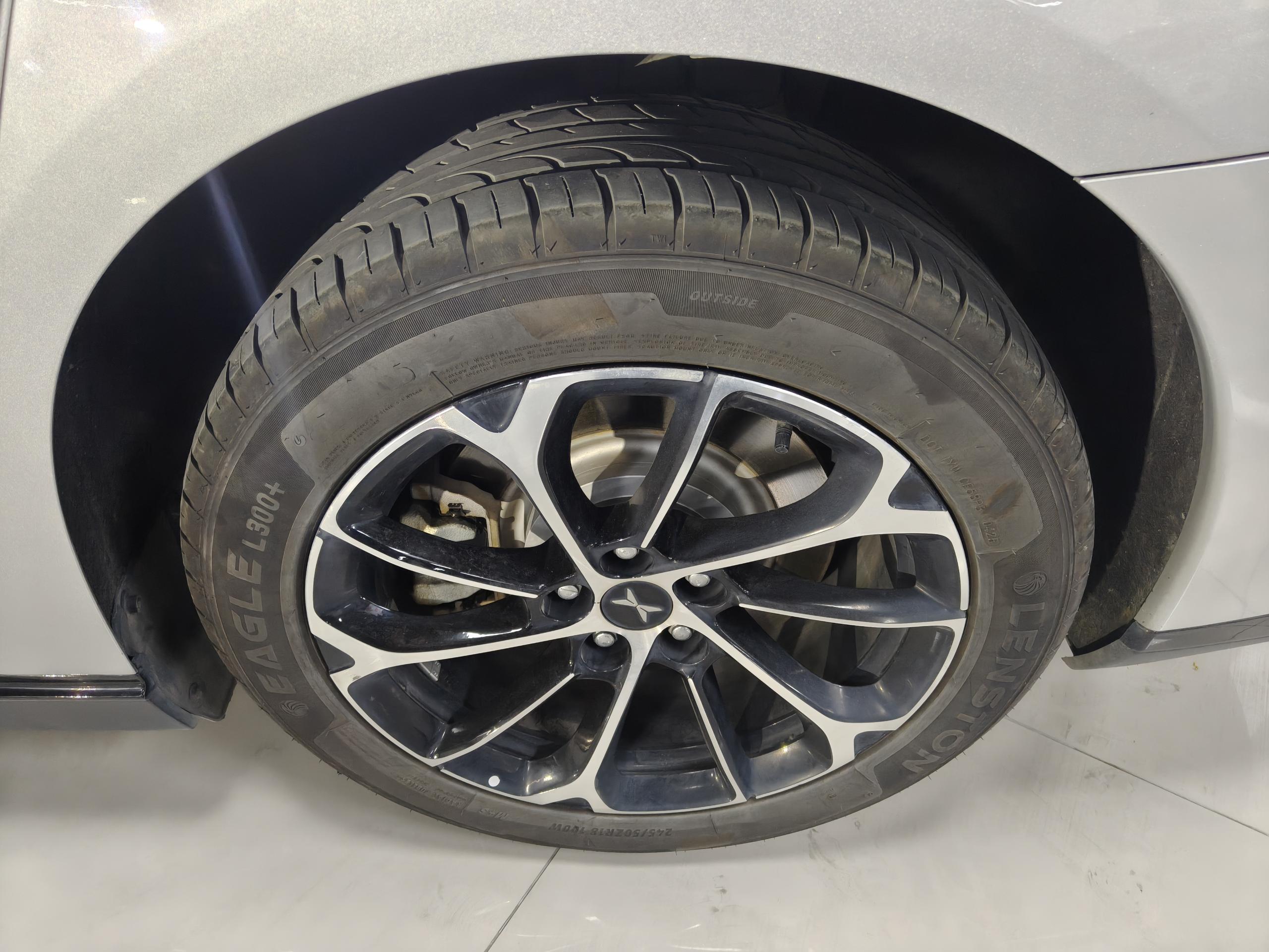 Xpeng P7 2023 صورة سيارة #27