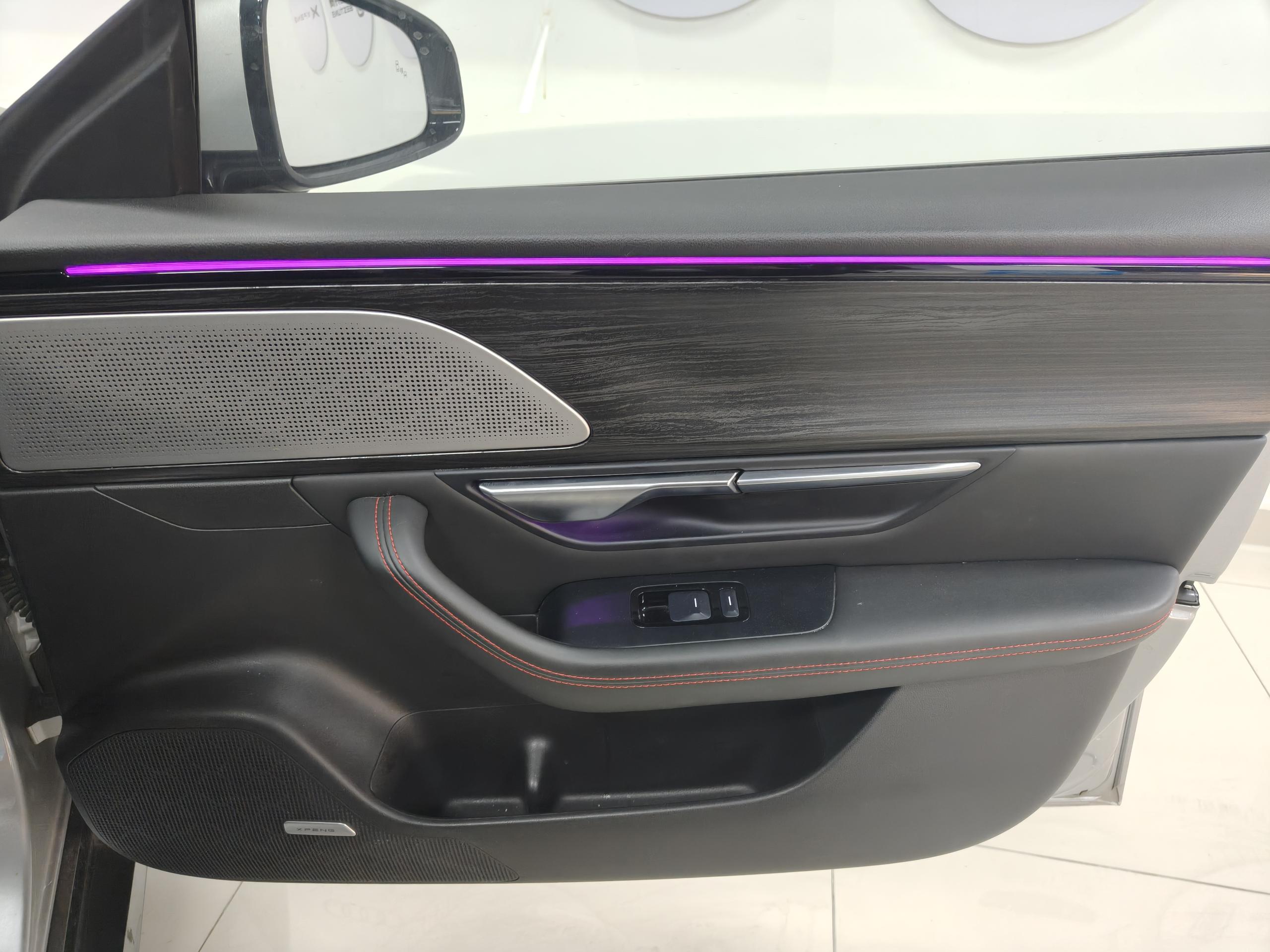 Xpeng P7 2023 صورة سيارة #15