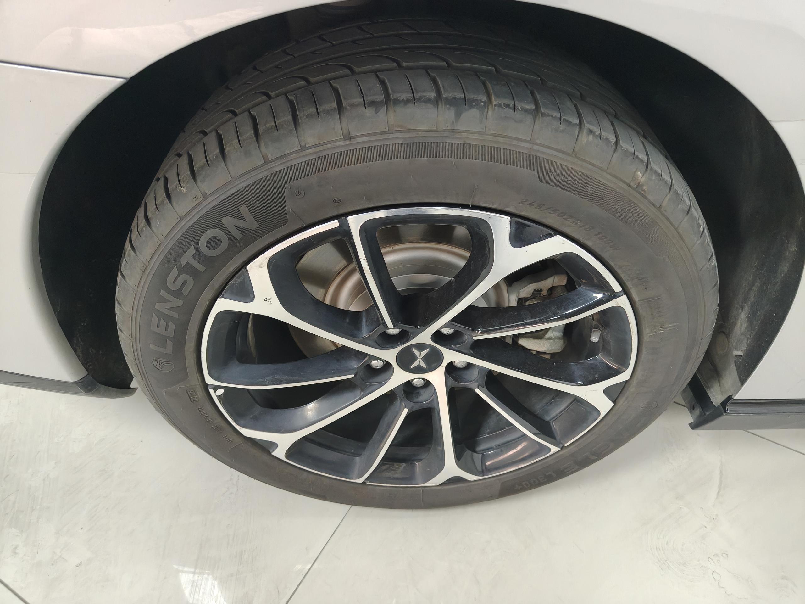 Xpeng P7 2023 صورة سيارة #29