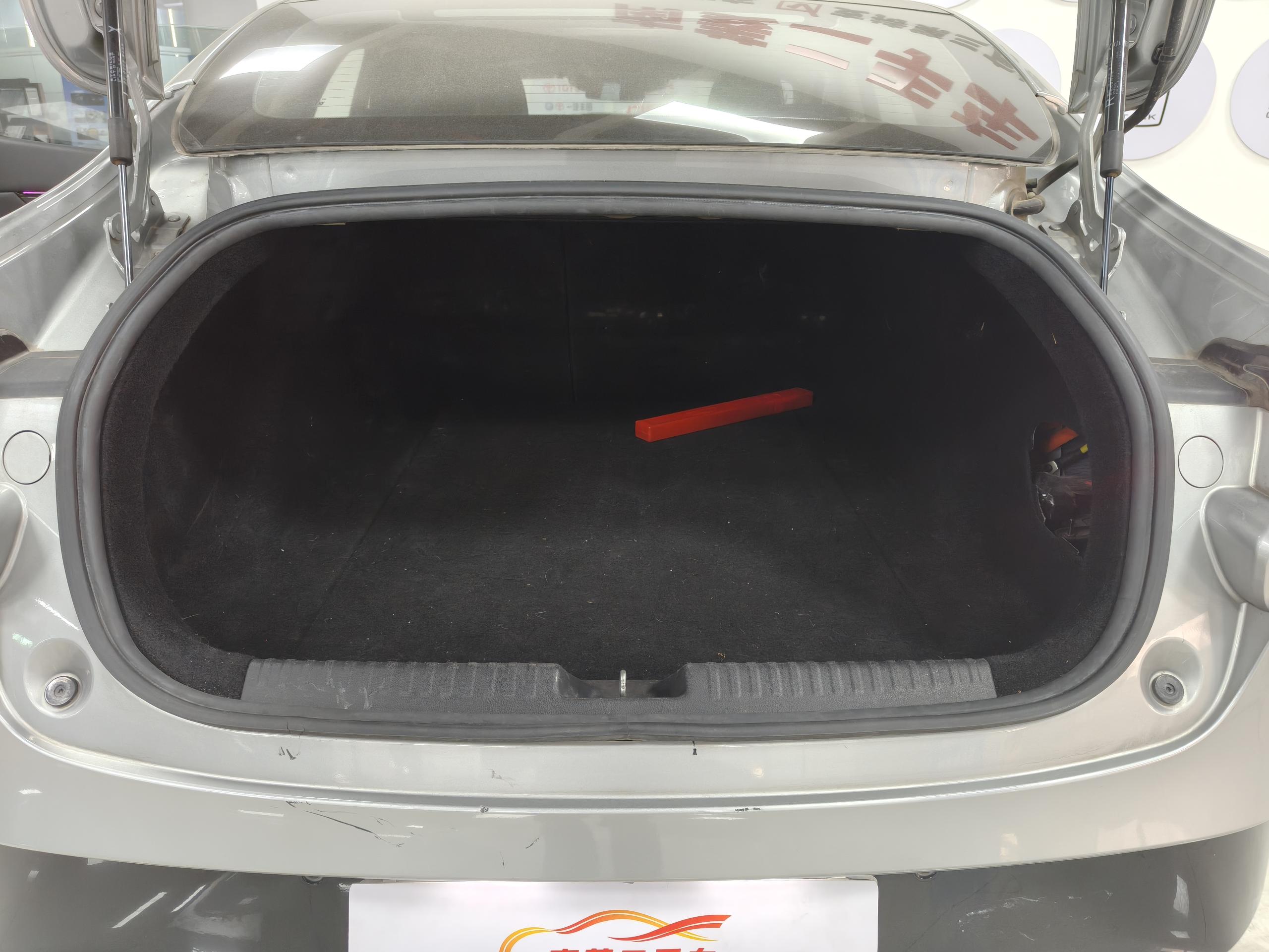 Xpeng P7 2023 صورة سيارة #23