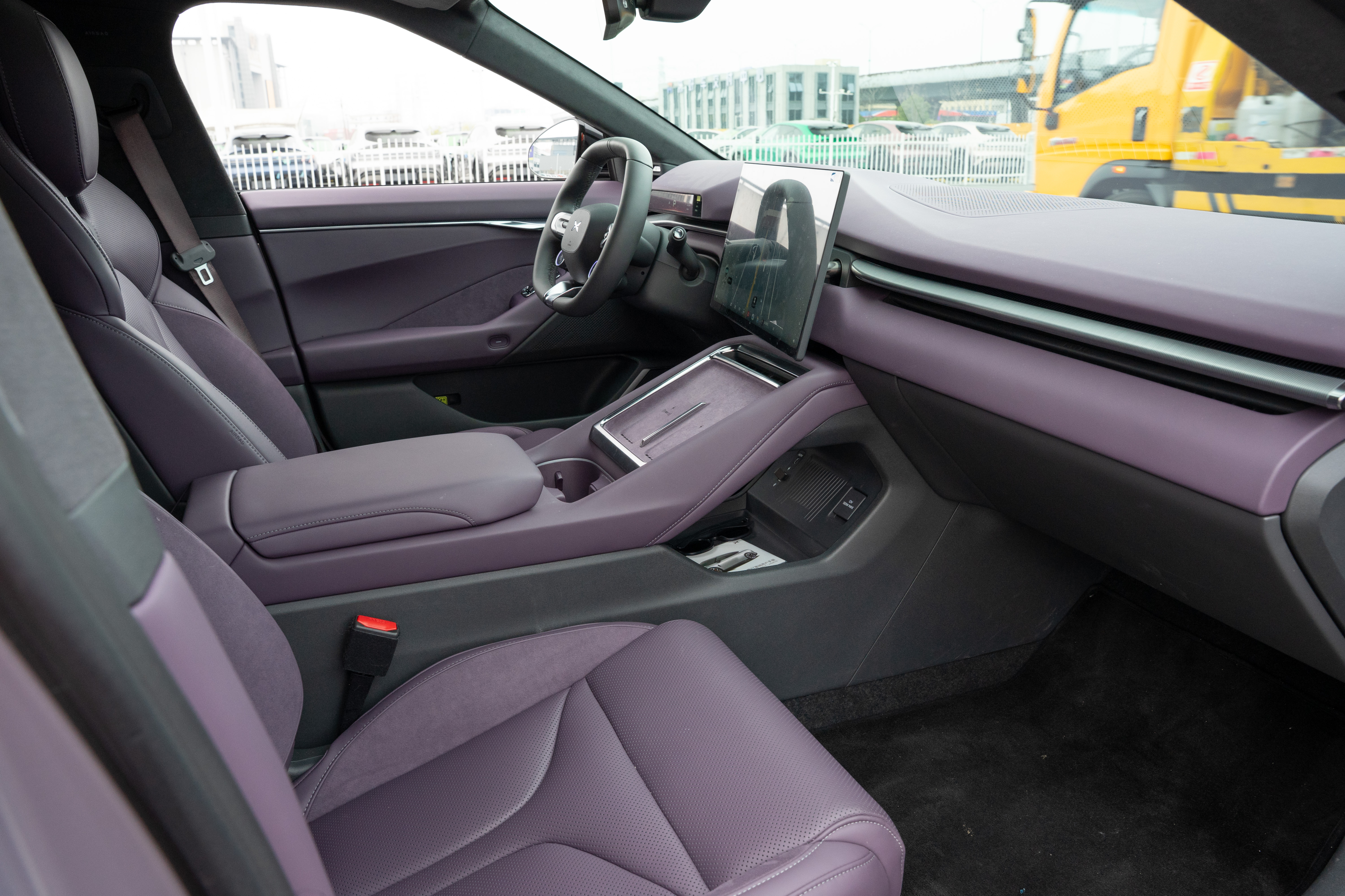 Xpeng P7 2025 صورة سيارة #15