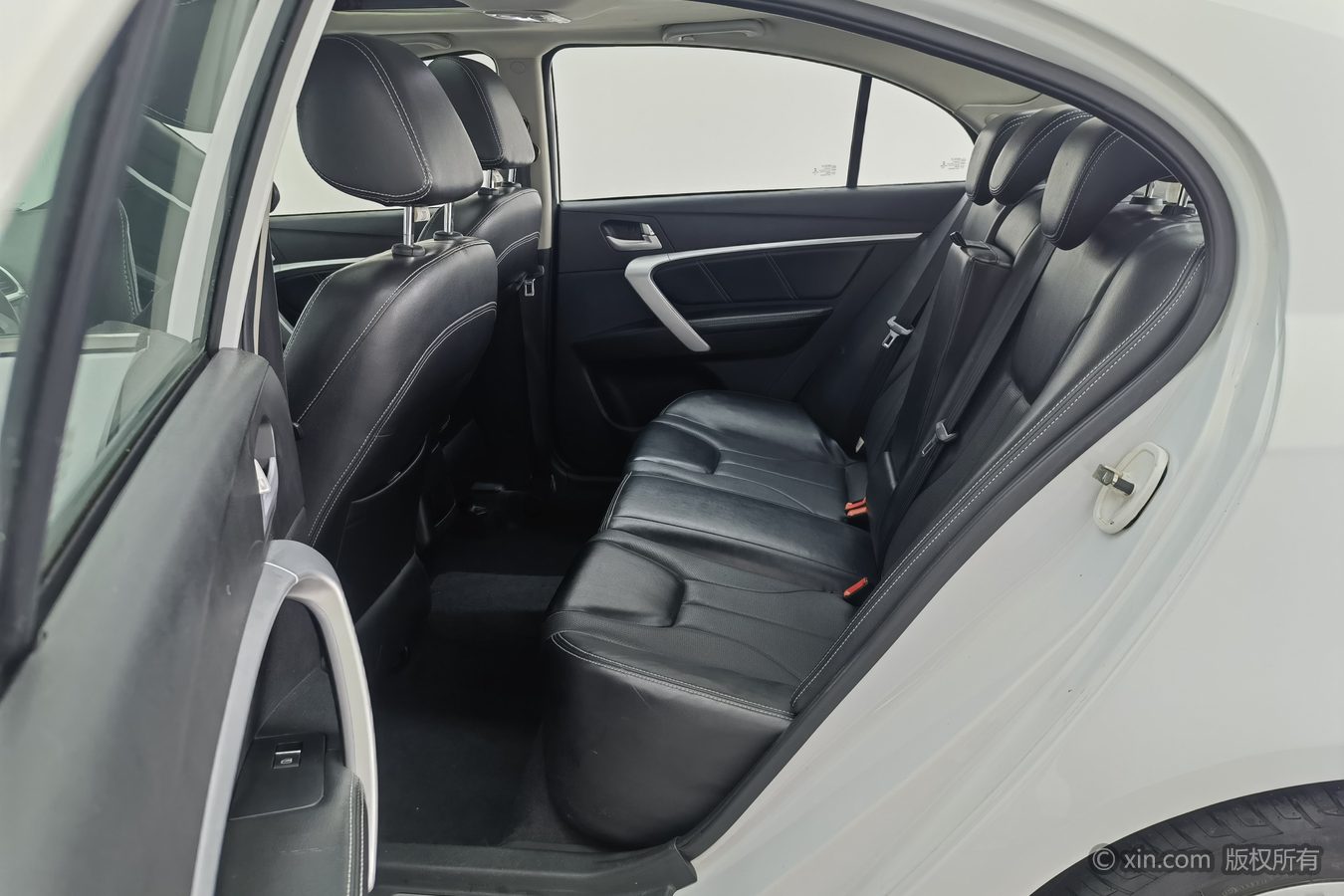 GEELY Emgrand 2016 car image #16