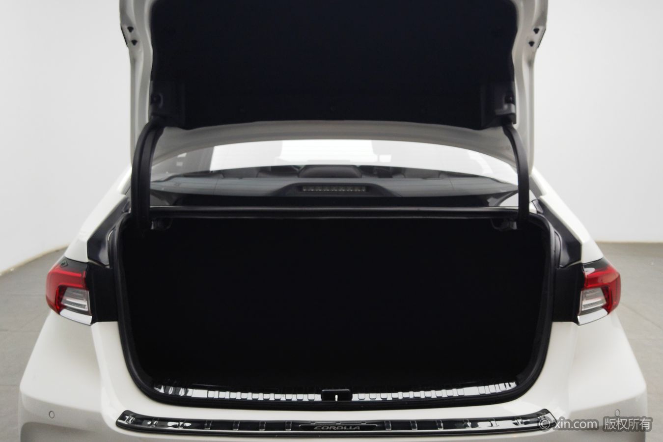 Toyota Corolla 2023 car image #17