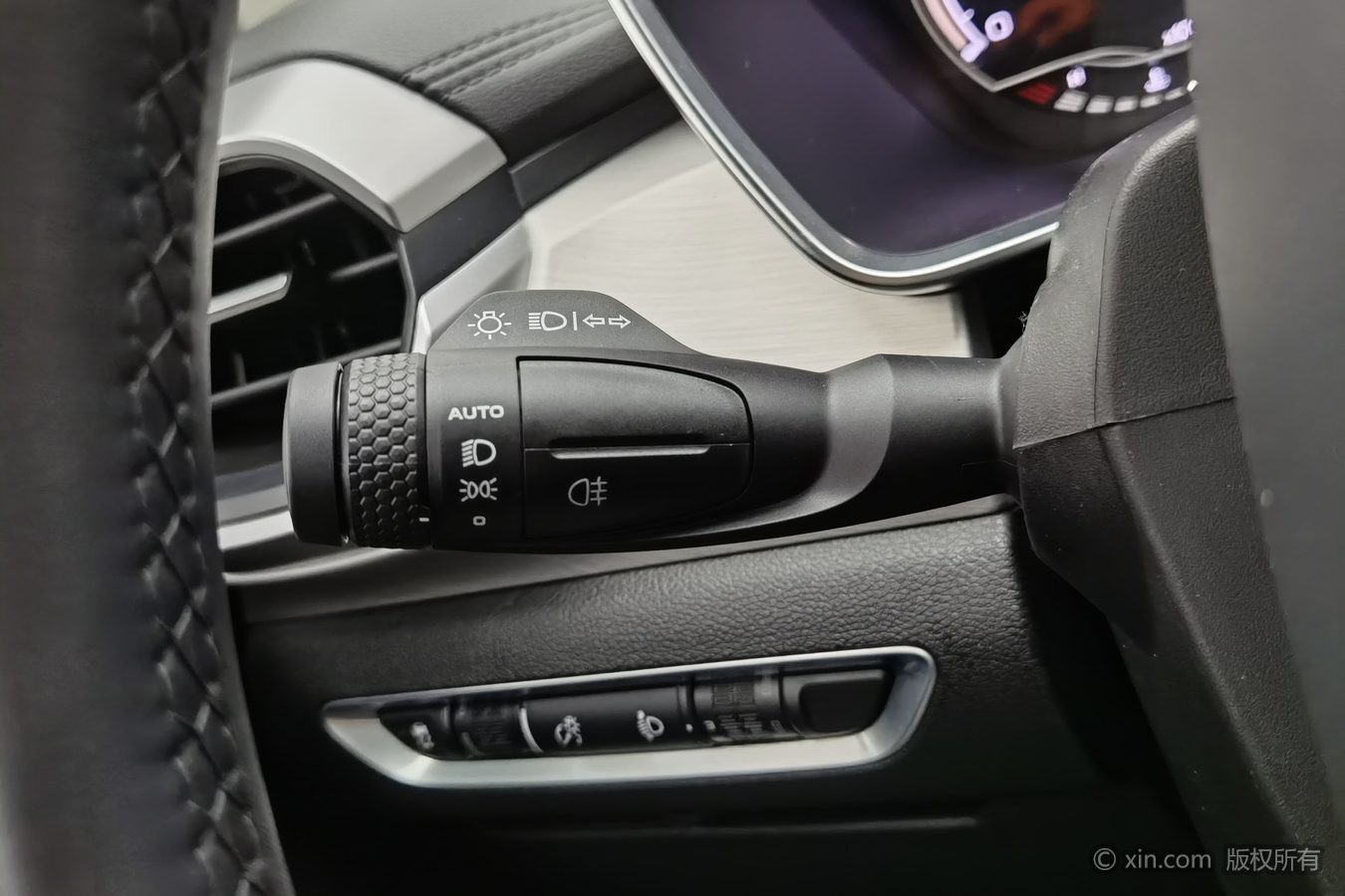 GEELY Coolray 2023 car image #22