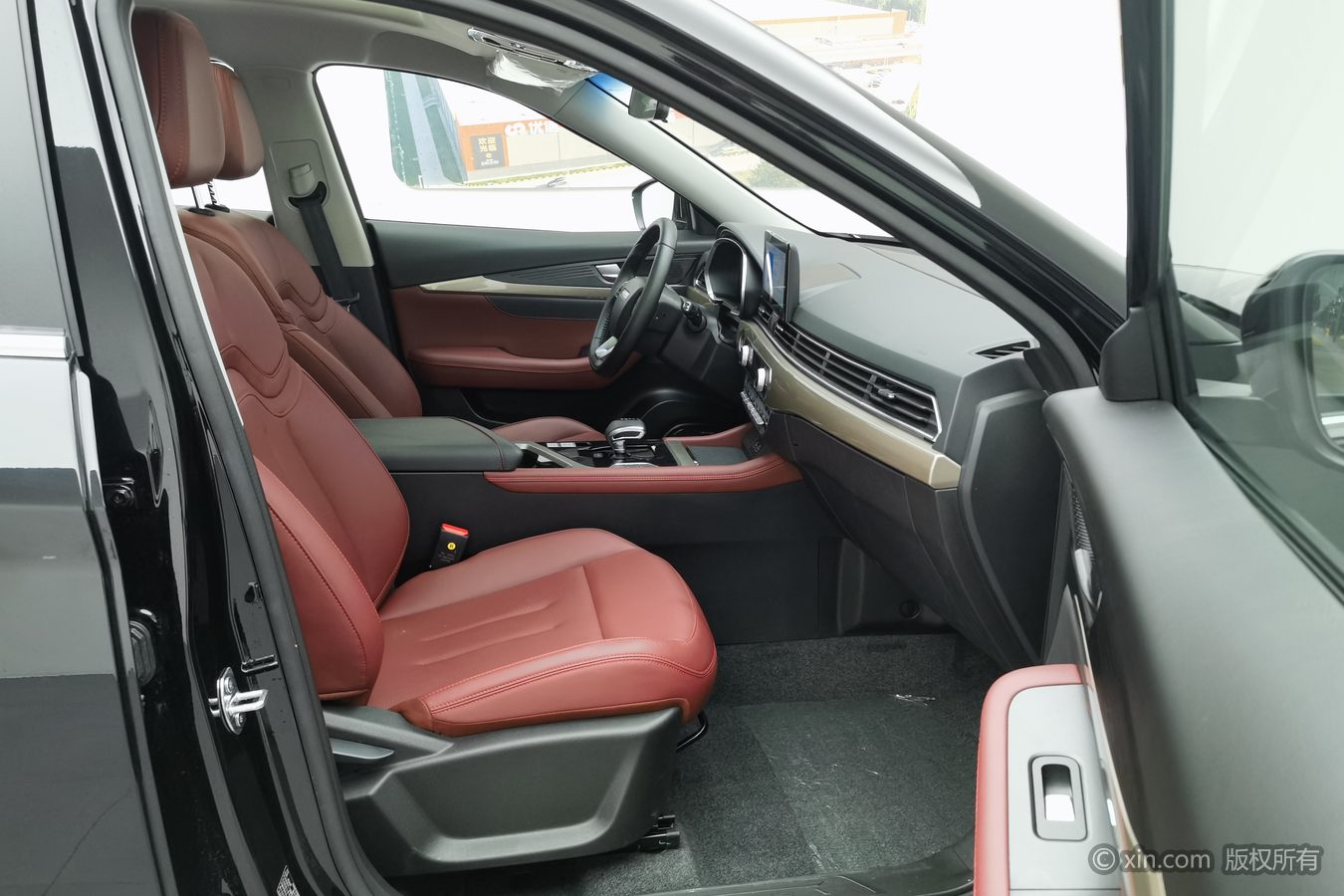 Jetour X70 2025 car image #24