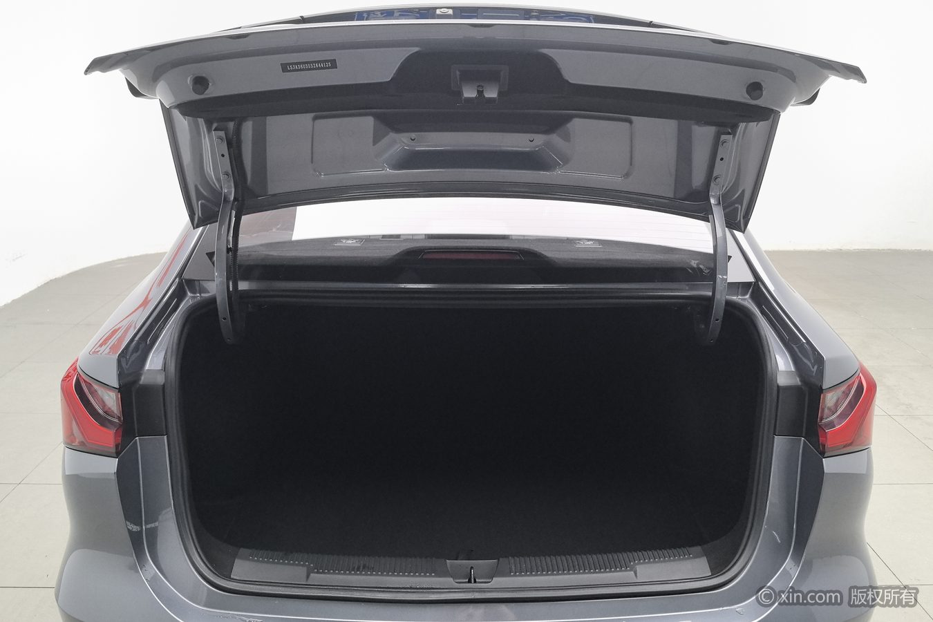 Roewe i5 2025 #17 Roewe i5 2025 car image #17