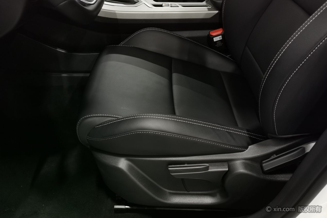 GEELY Coolray 2025 #21 GEELY Coolray 2025 car image #21