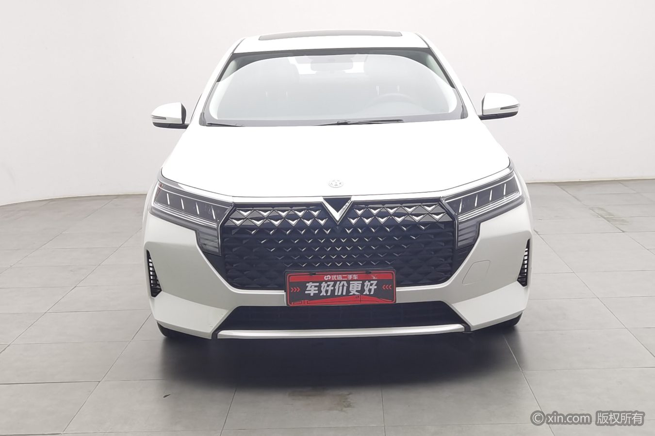 2025 car image #4