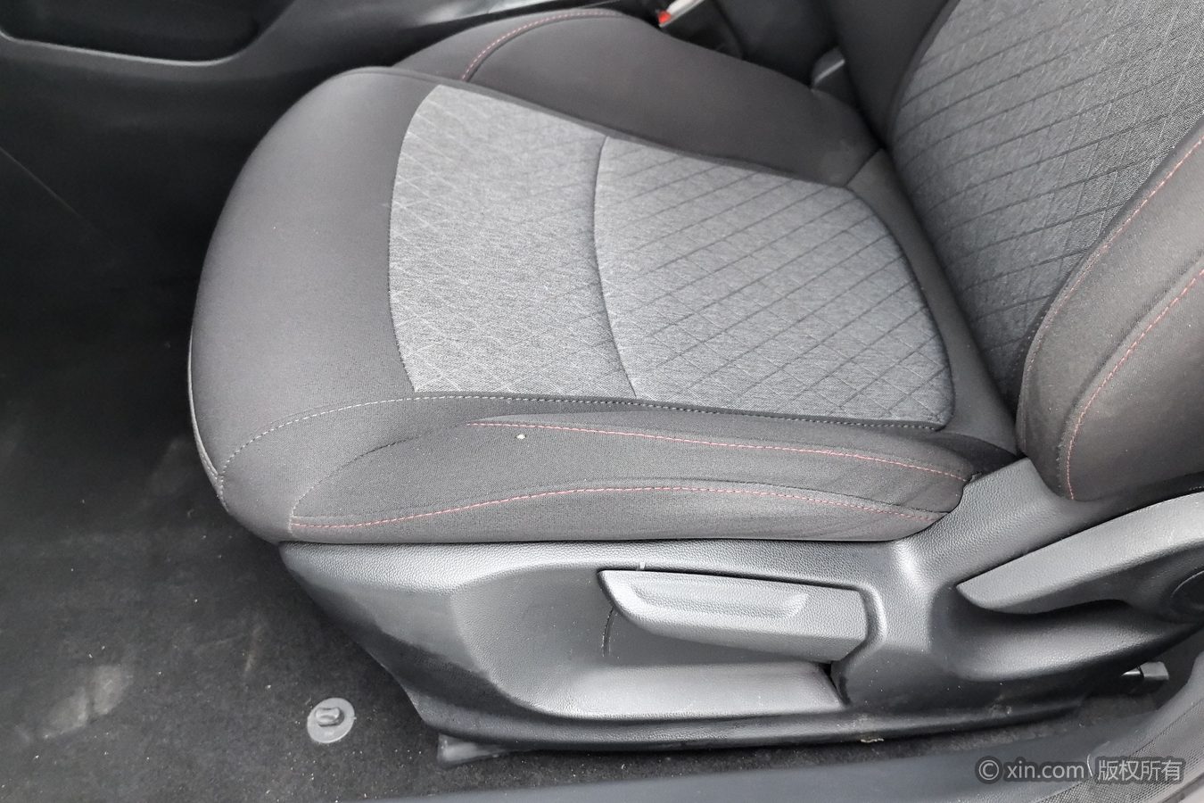 Roewe i5 2025 #21 Roewe i5 2025 imagem de carro #21