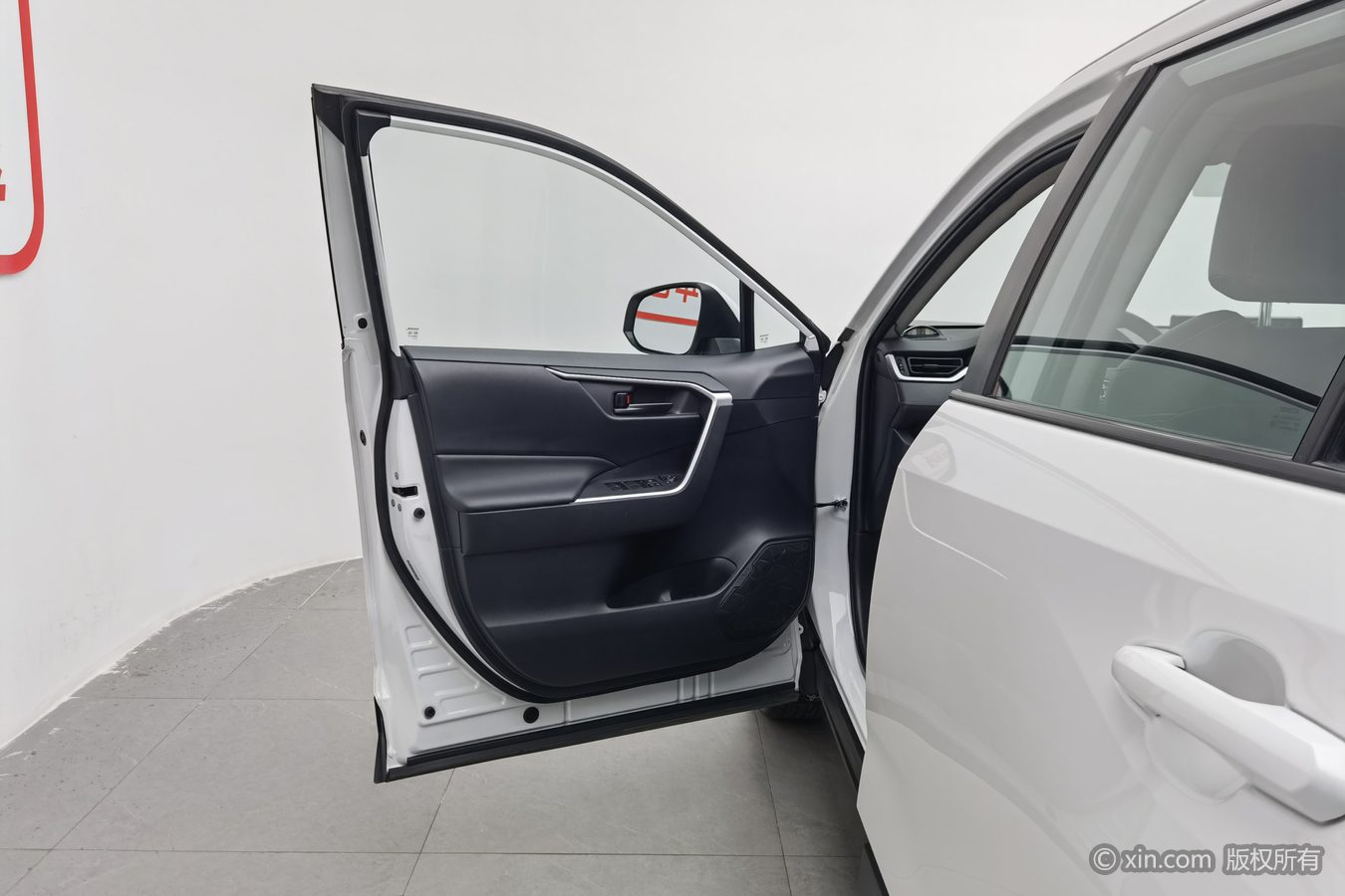 Toyota RAV4 2023 car image #8