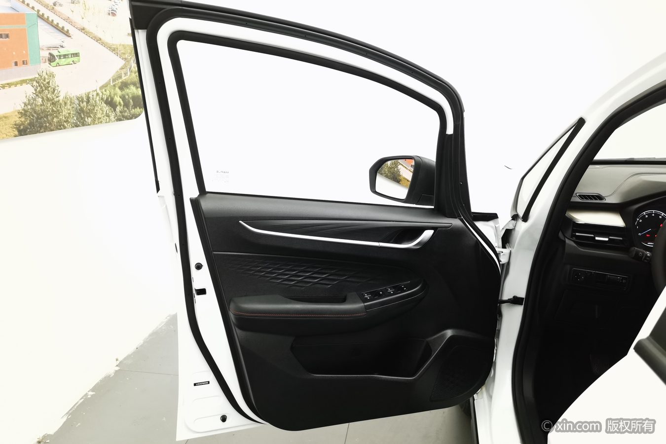 Livan X3 PRO 2023 #8 Livan X3 PRO 2023 car image #8