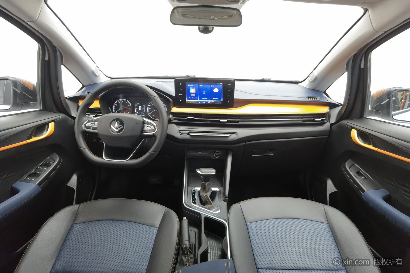 Livan X3 PRO 2023 #12 Livan X3 PRO 2023 car image #12