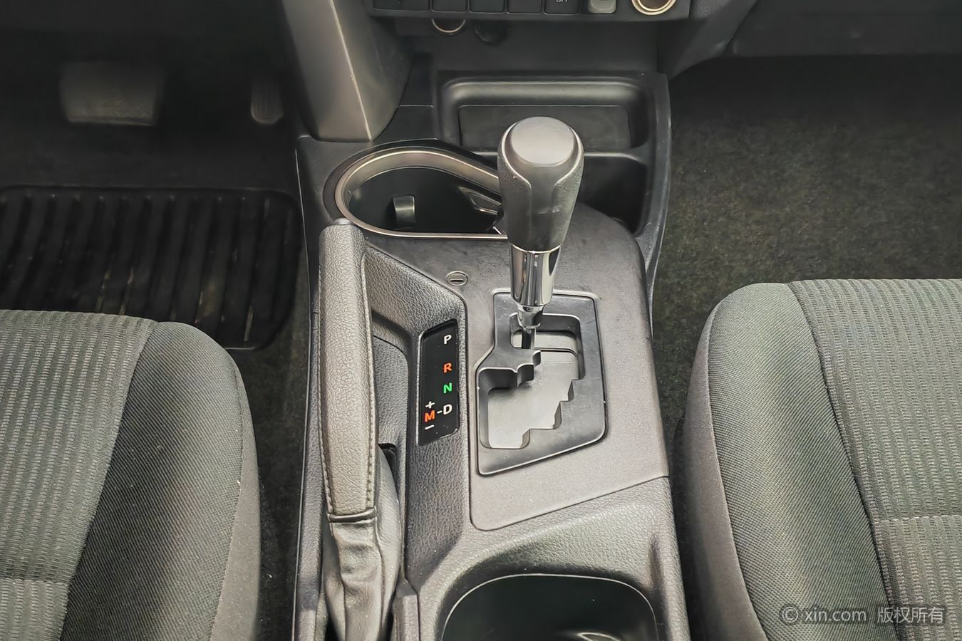 Toyota RAV4 2019 car image #14