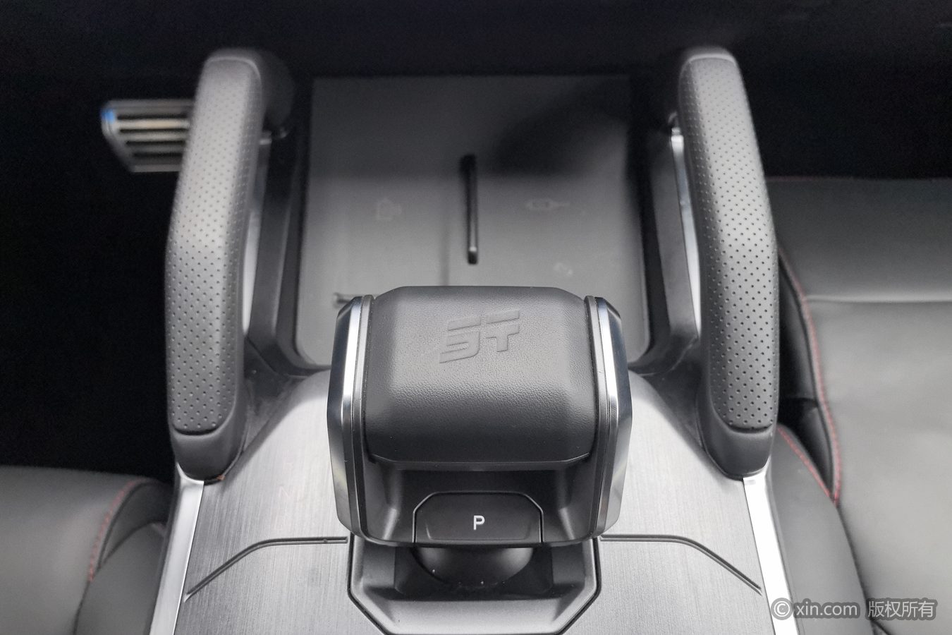 Jetour Traveller 2024 car image #14