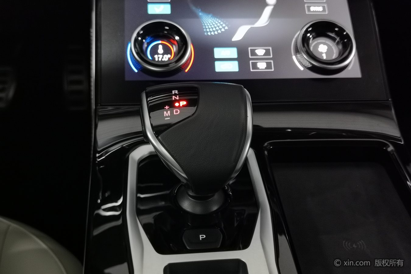 Jetour X70 PRO 2023 #14 Jetour X70 PRO 2023 car image #14