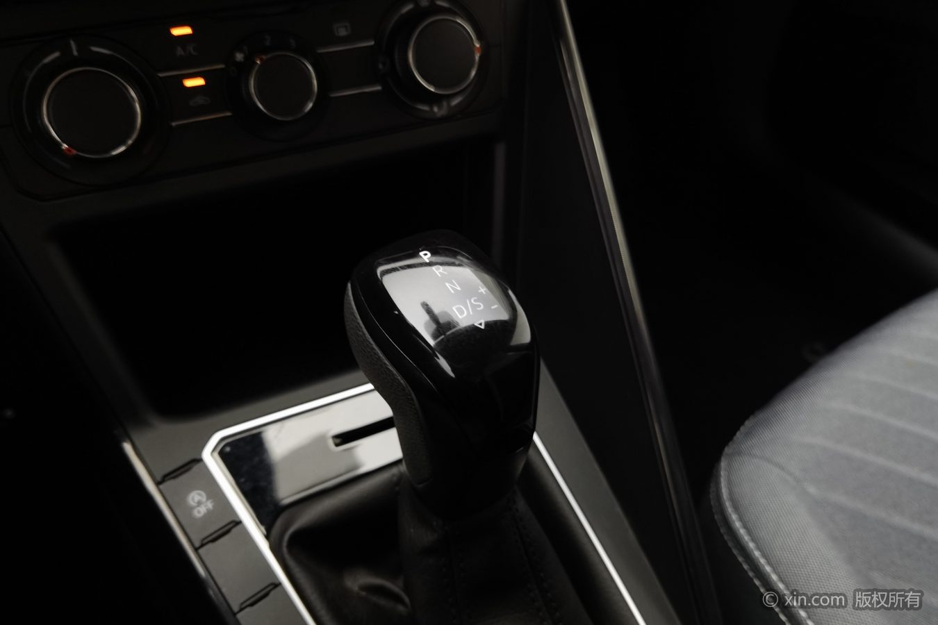 Volkswagen Lavida 2025 car image #14