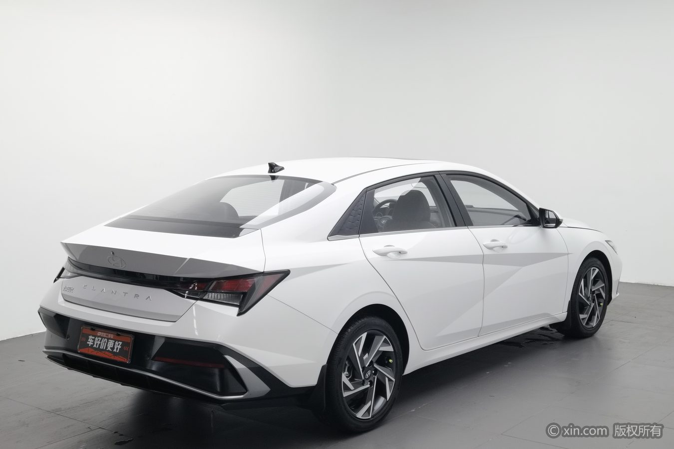Hyundai Elantra 2024 car image #3