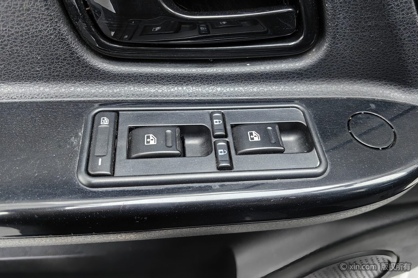 2025 car image #9
