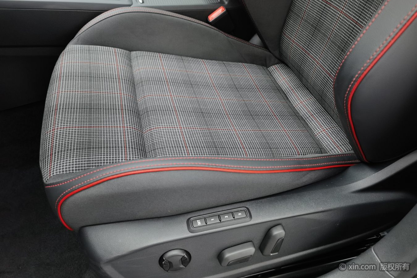 Volkswagen GolfGTI 2025 car image #21