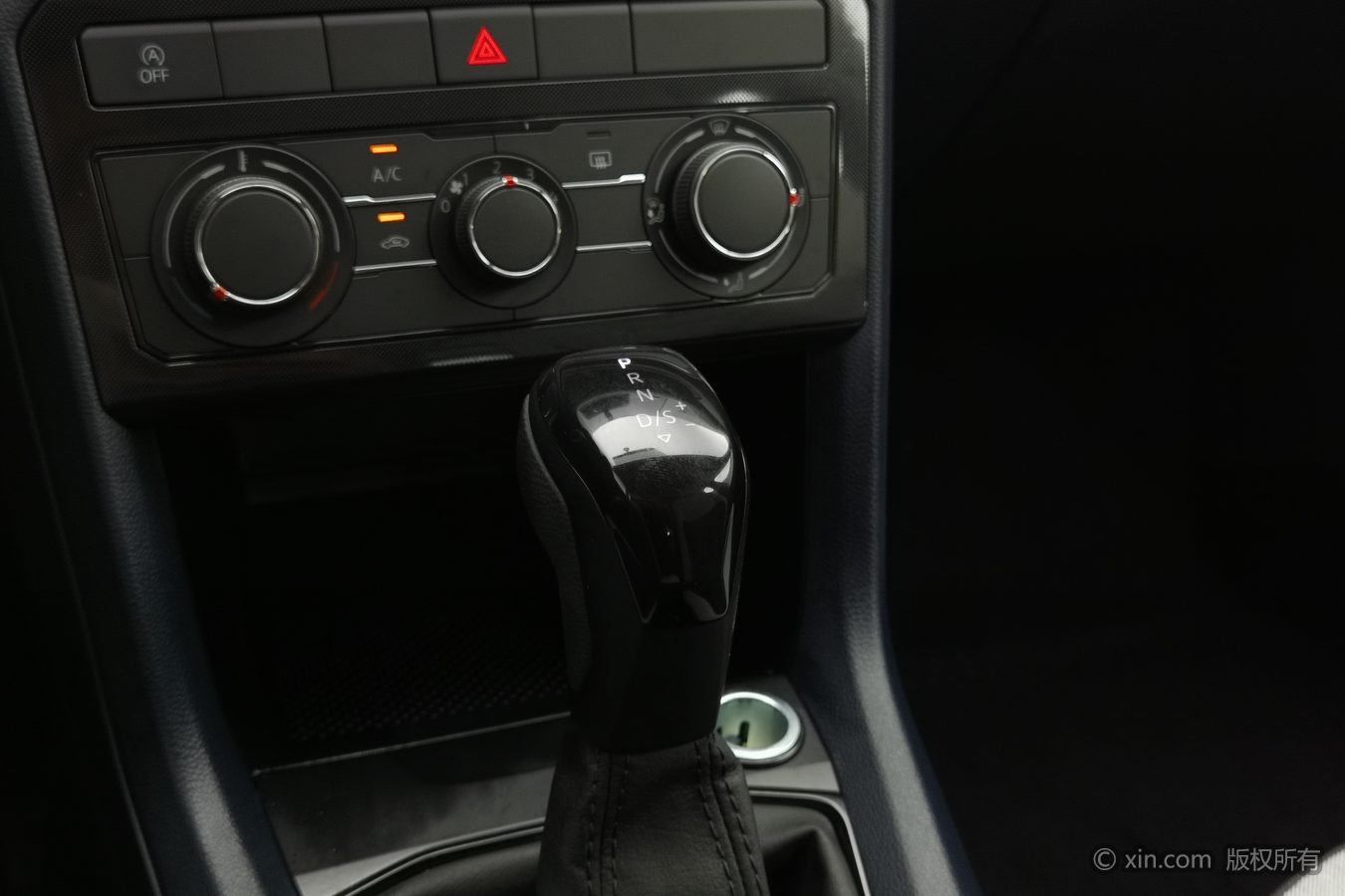 Volkswagen Tharu 2026 imagen de coche #14