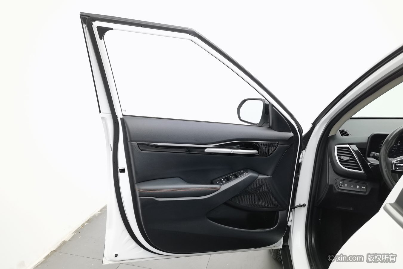 Kia Seltos 2023 car image #8