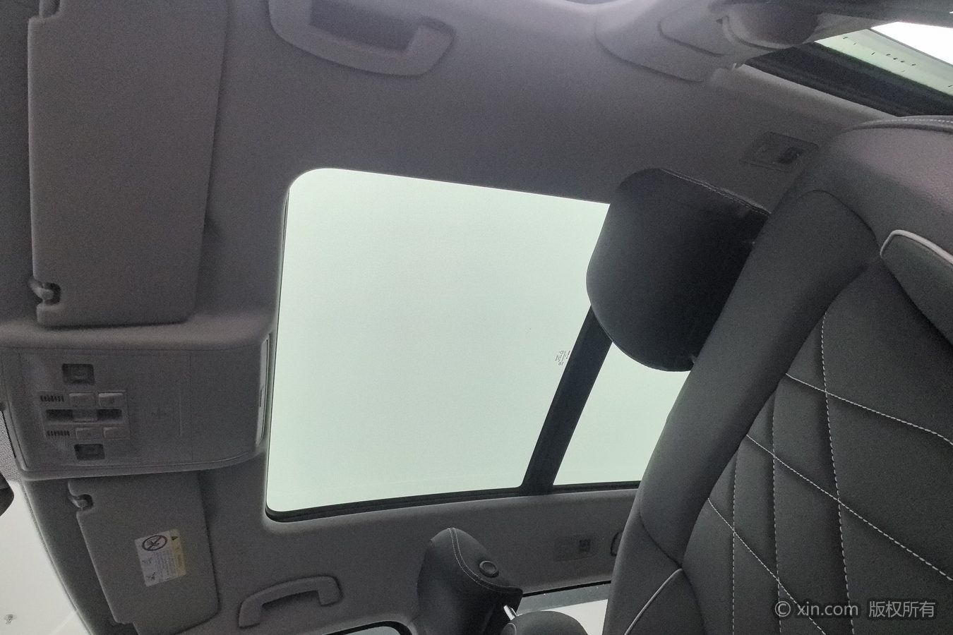 Volkswagen Tiguan L 2024 car image #15