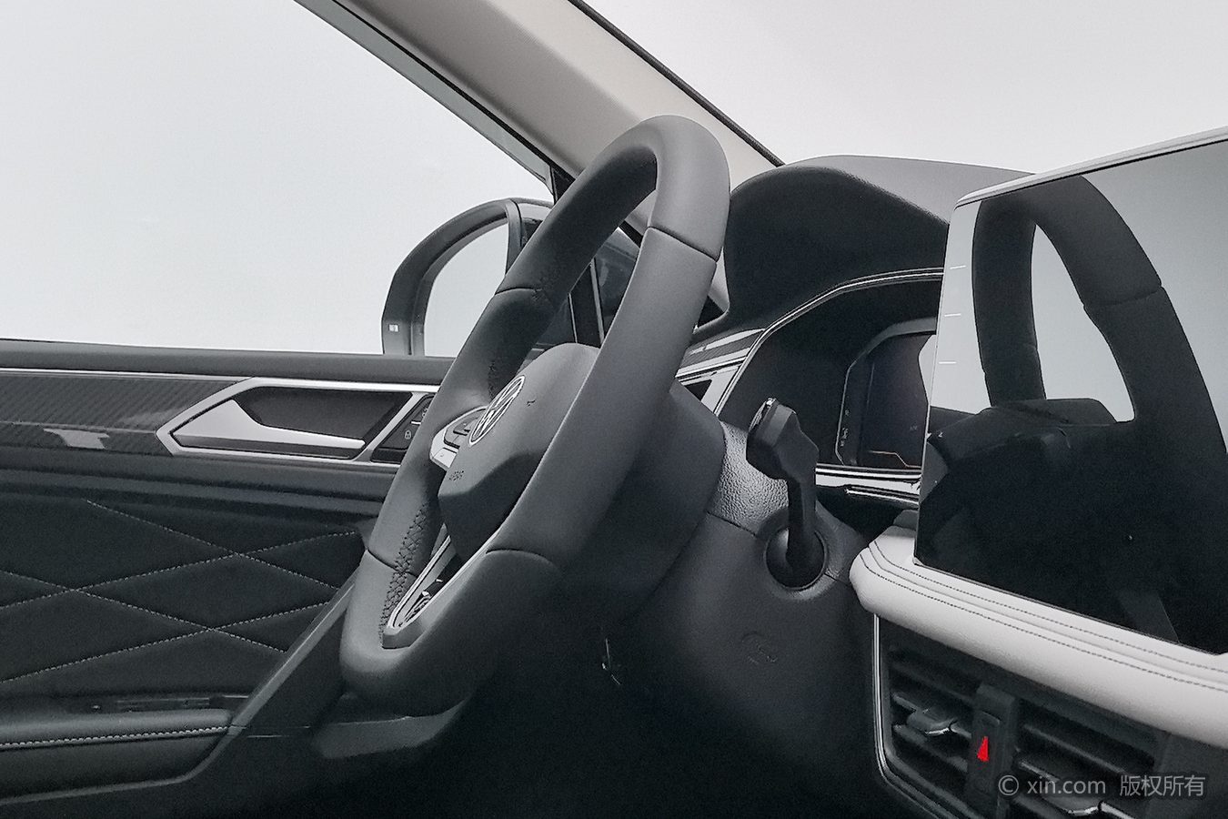 Volkswagen Tiguan L 2024 car image #23