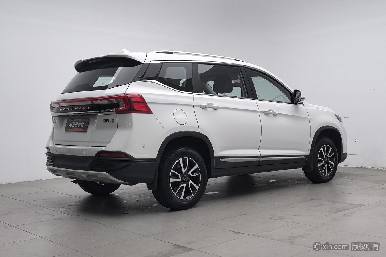 Forthing T5 2024 #3 Forthing T5 2024 изображение автомобиля #3