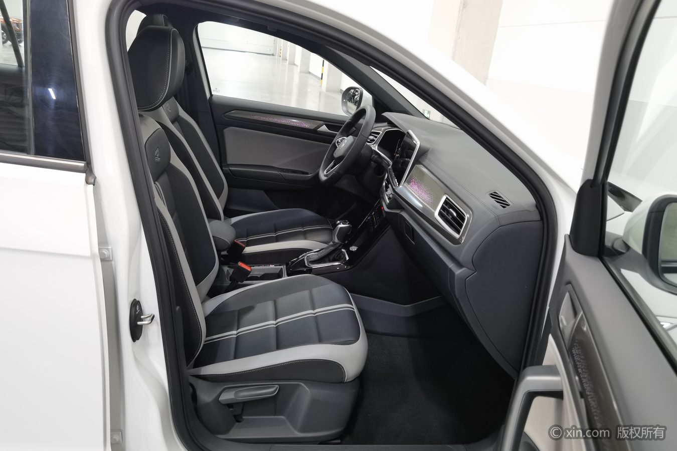 Volkswagen T-Roc 2024 #24 Volkswagen T-Roc 2024 car image #24
