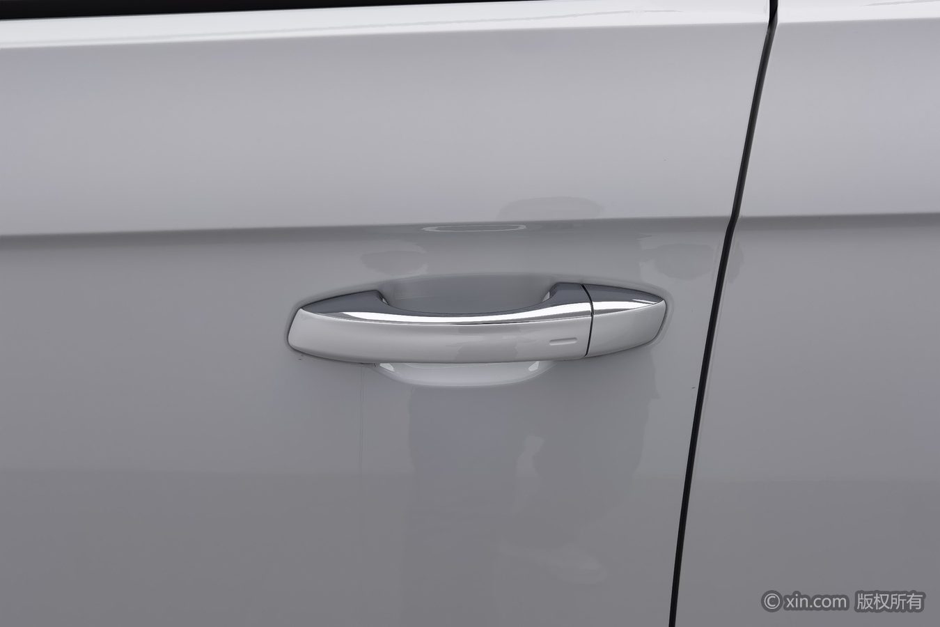 Volkswagen T-Roc 2023 car image #19
