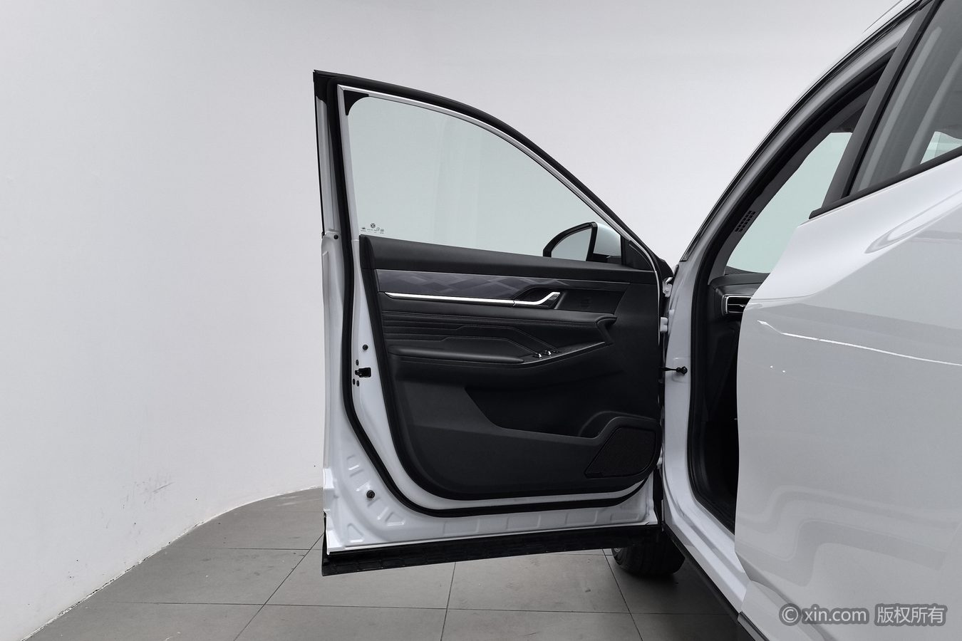 2025 car image #8