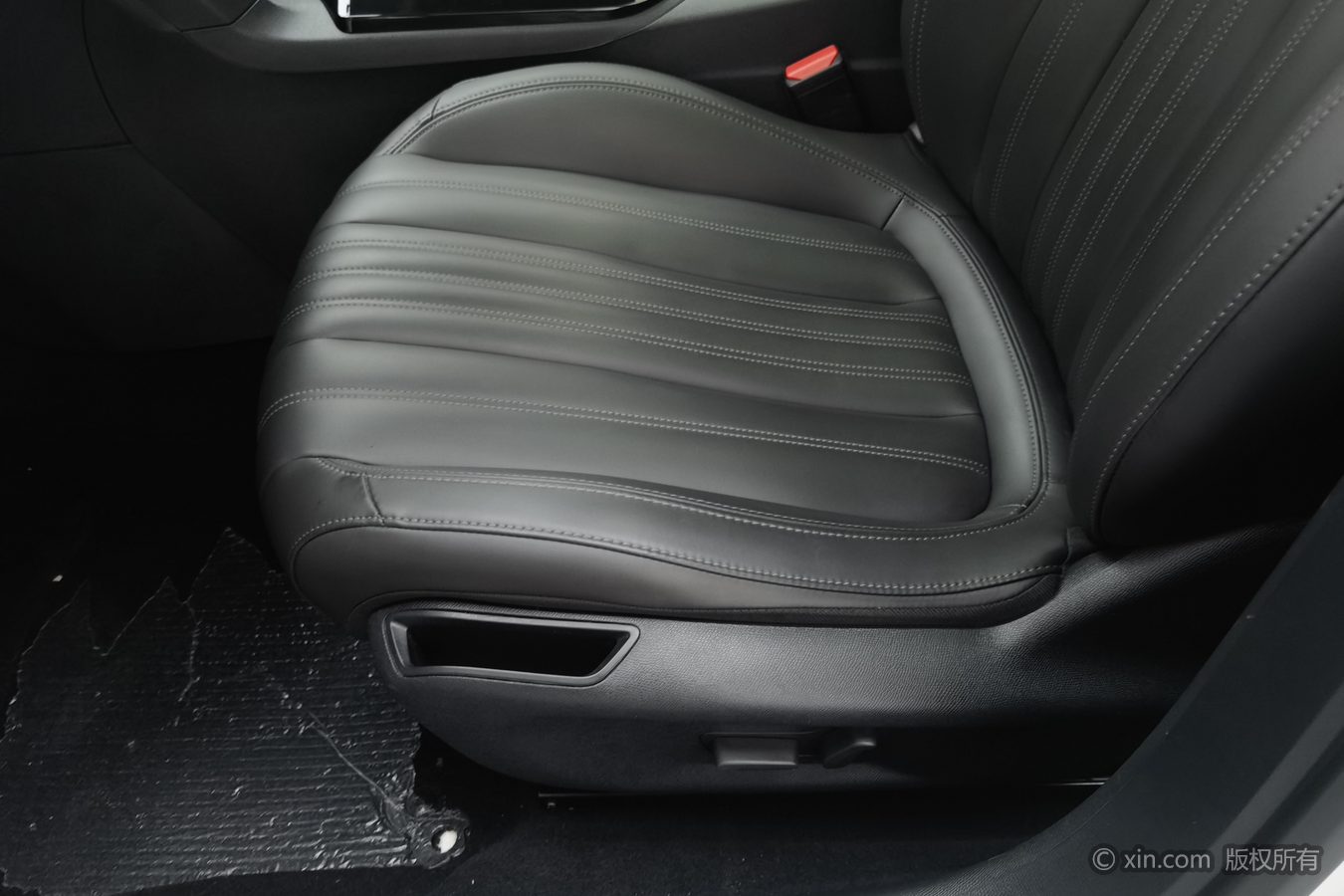 Peugeot 408 2024 immagine di auto #21