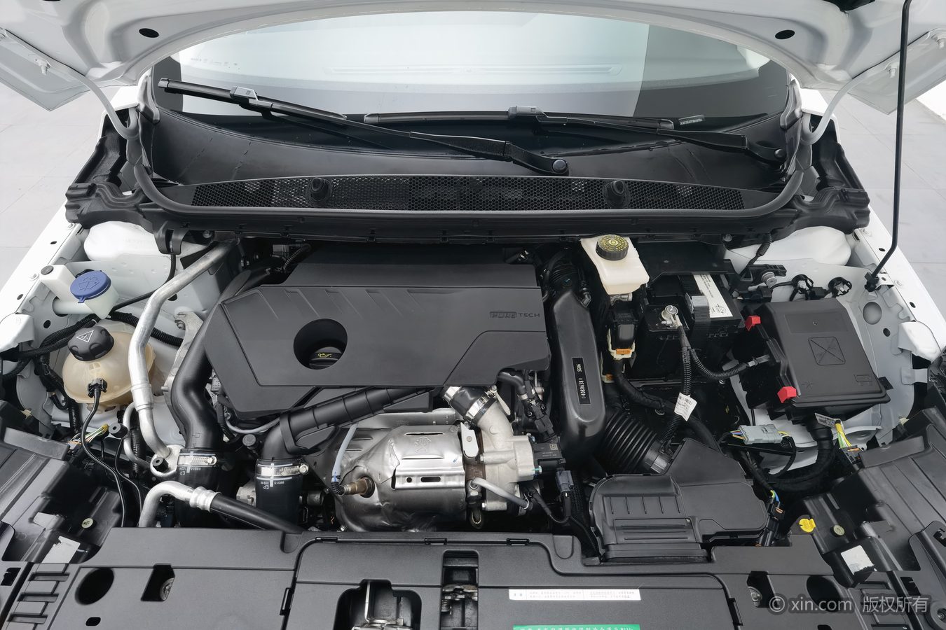 Peugeot 408 2024 immagine di auto #18