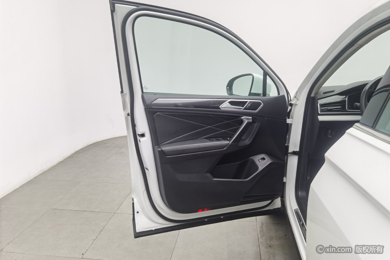 Volkswagen Tiguan L 2023 #8 Volkswagen Tiguan L 2023 car image #8