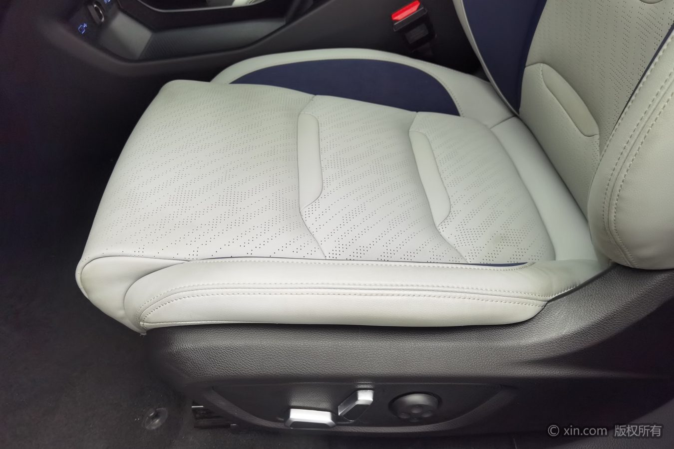 GEELY Preface 2023 car image #21