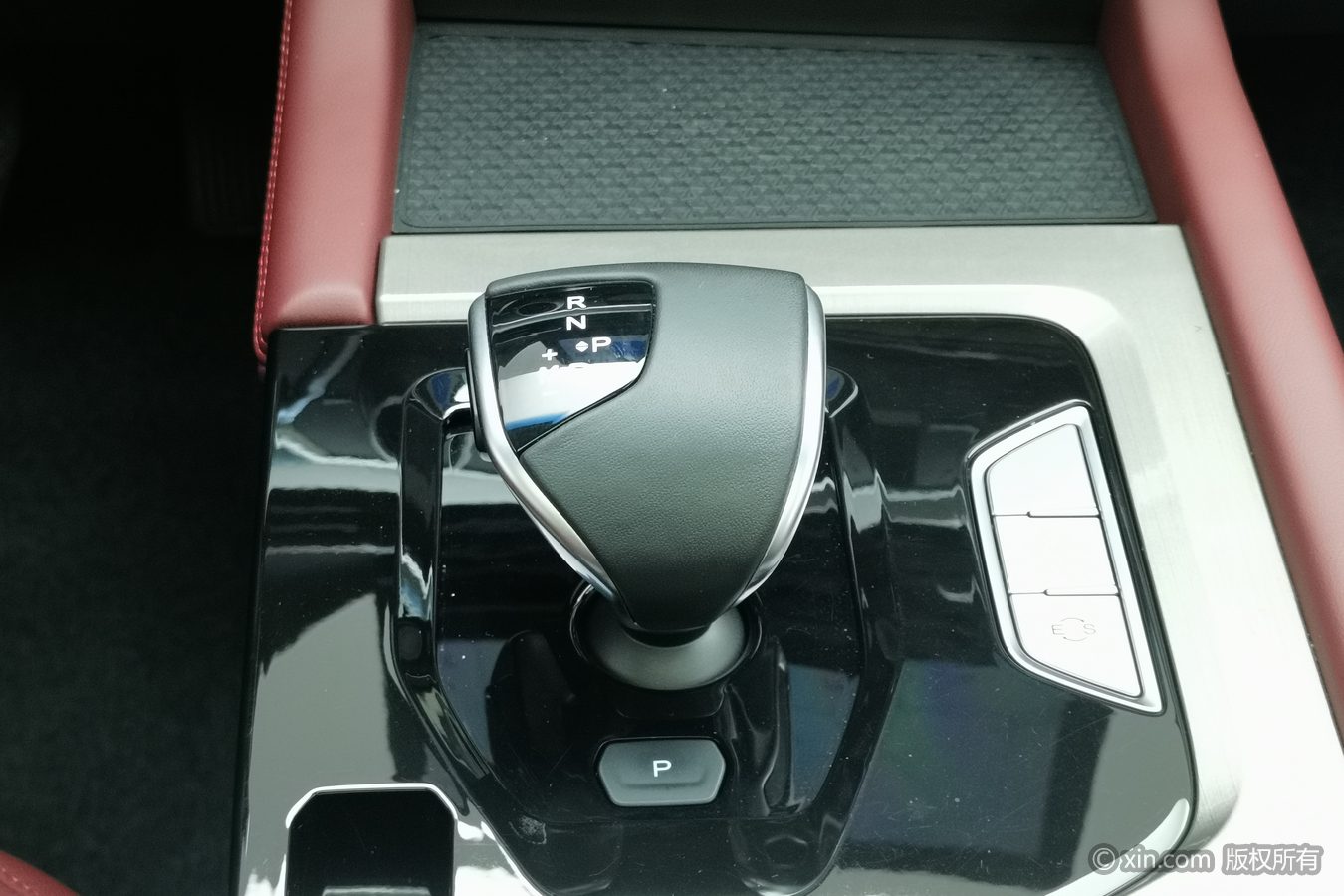Jetour X70 2025 car image #14