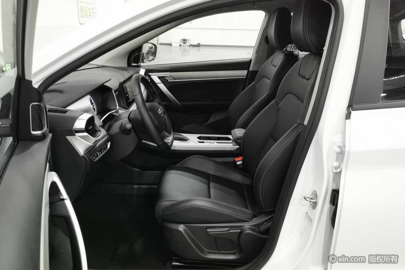 GEELY Coolray 2025 #10 GEELY Coolray 2025 car image #10