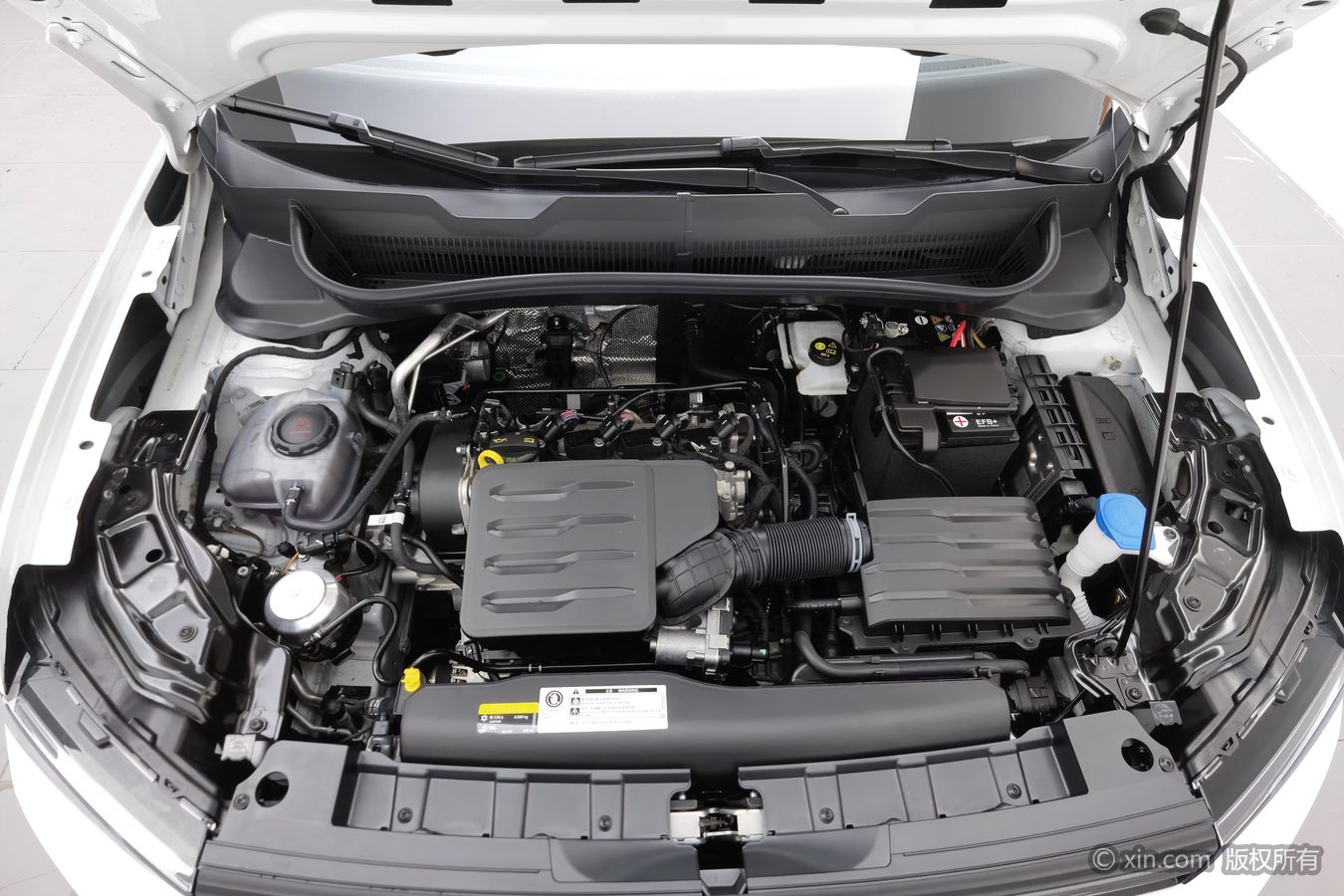Volkswagen Tharu 2025 car image #18