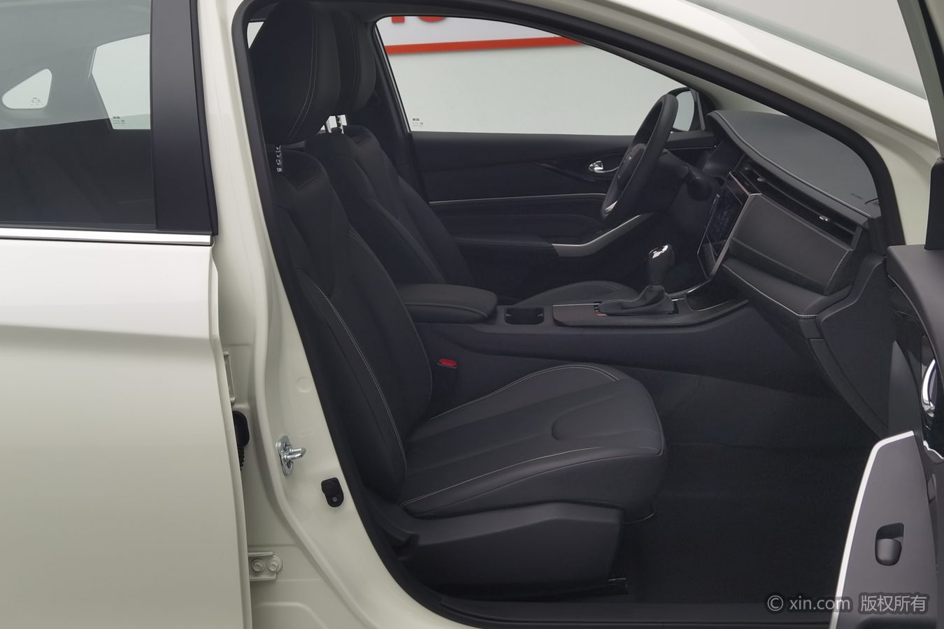2025 car image #24