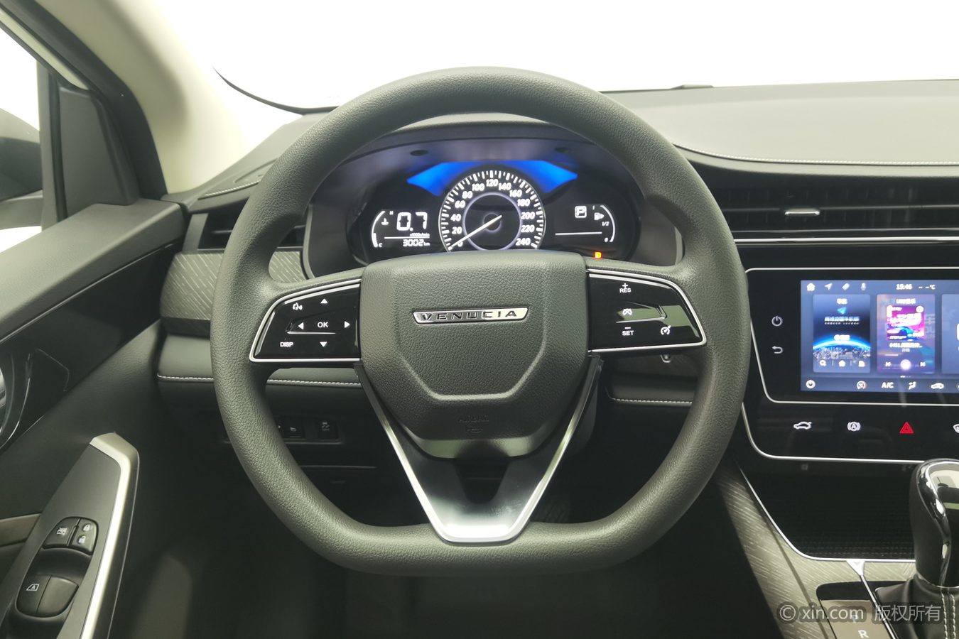 2025 car image #11