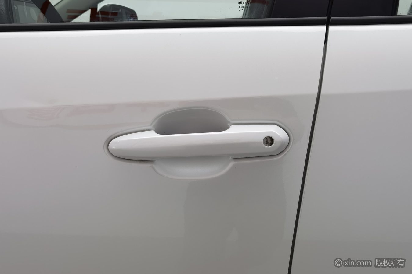 Toyota RAV4 2023 car image #19