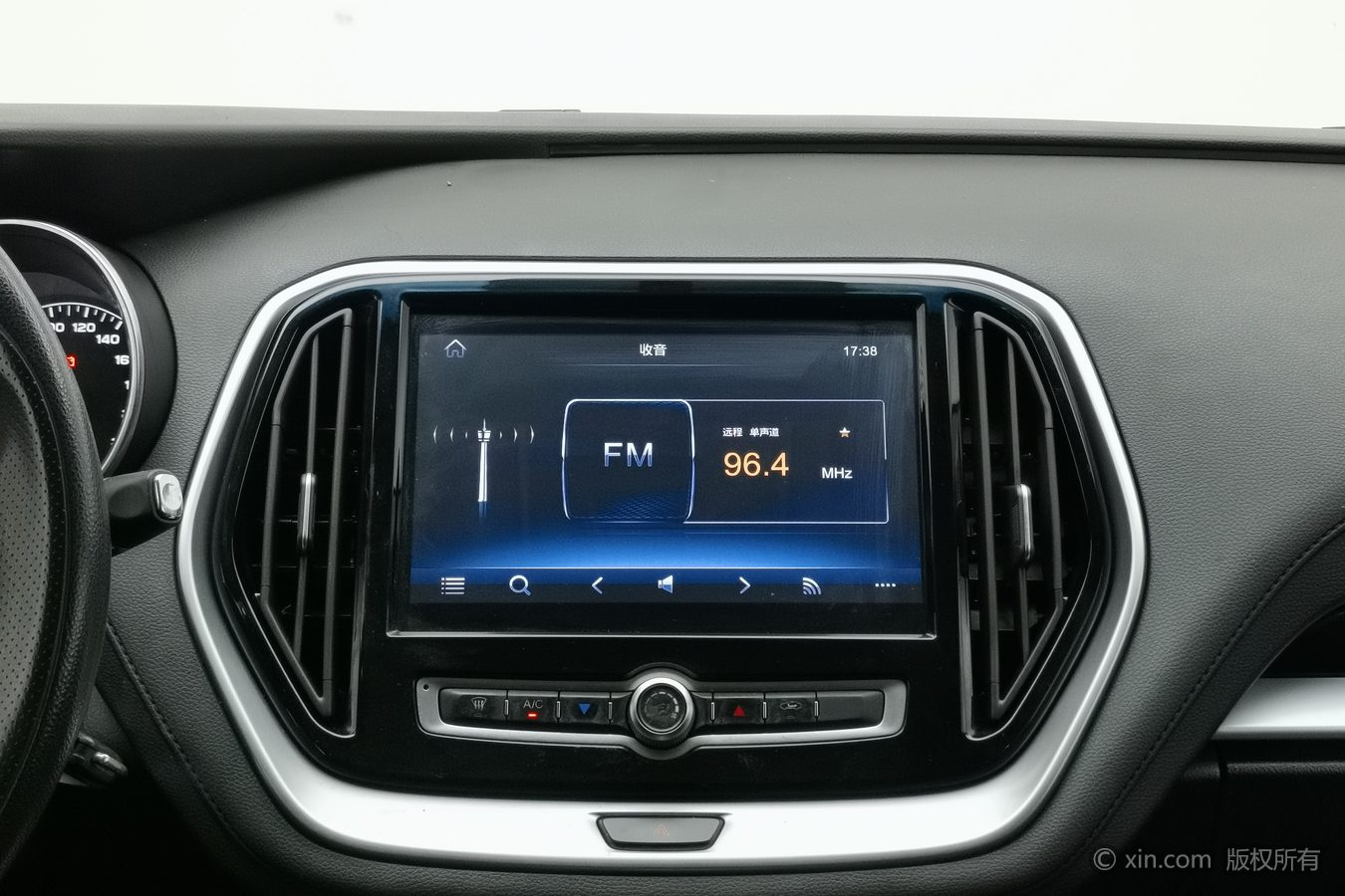 Jetour X70 2019 #13 Jetour X70 2019 car image #13