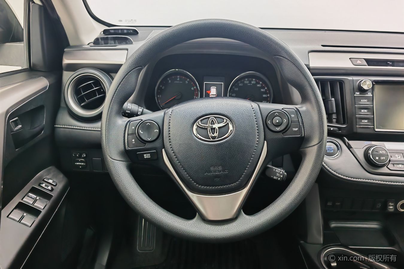 Toyota RAV4 2019 car image #11